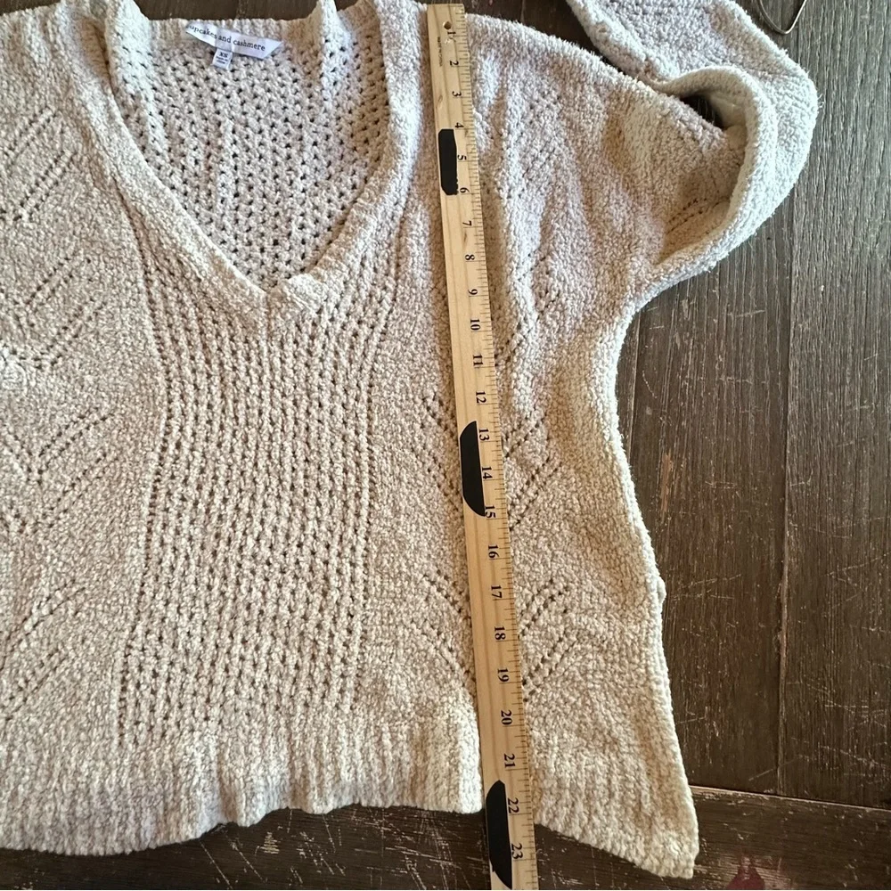 cupcakes & cashmere chic neck